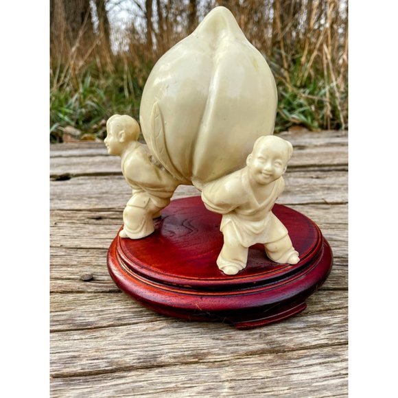 Vintage Asian China Resin Sculpture Boys Holding Longevity Peach - Picture 13 of 15